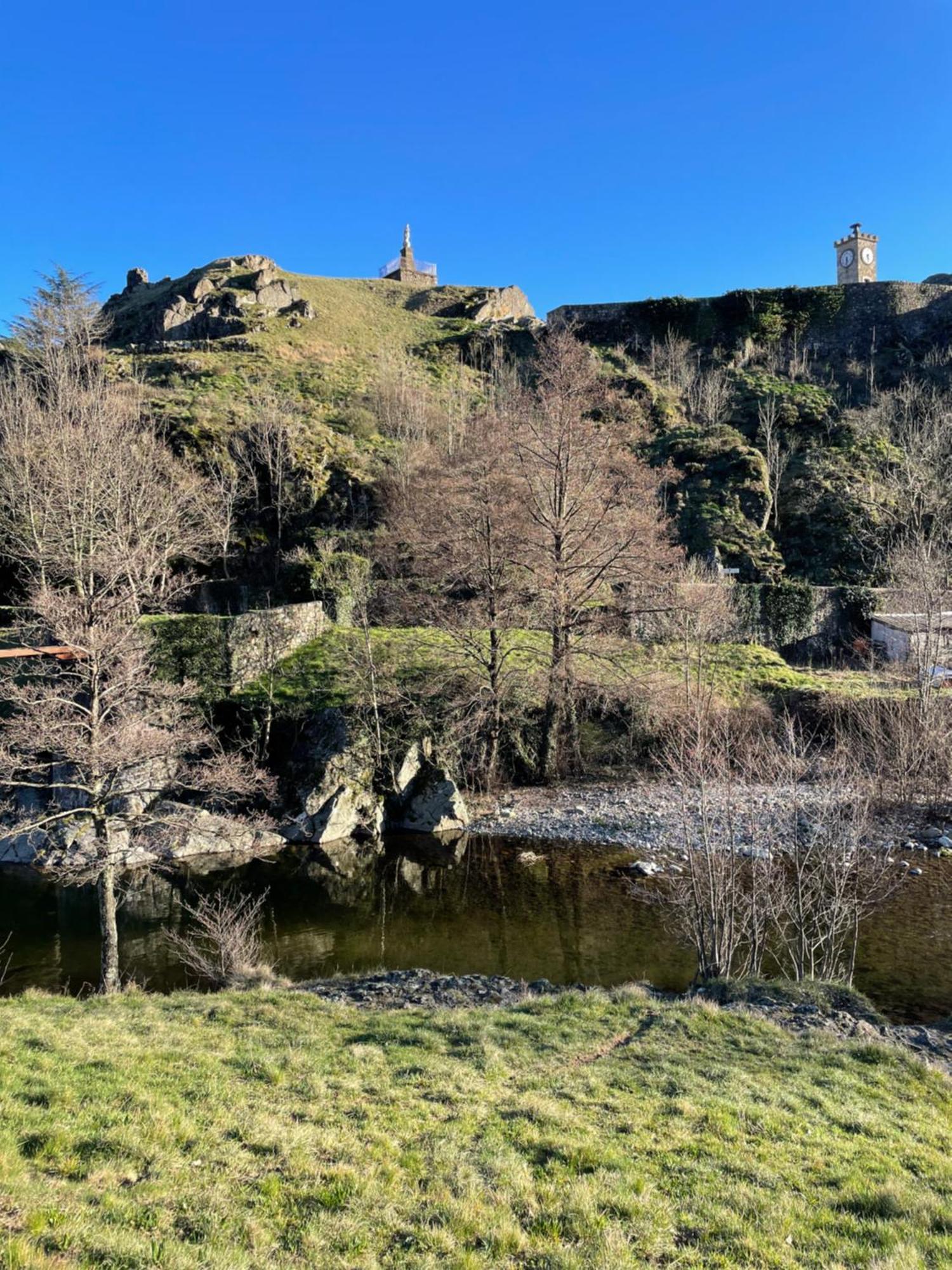 Gite De La Cigale Burzet Buitenkant foto