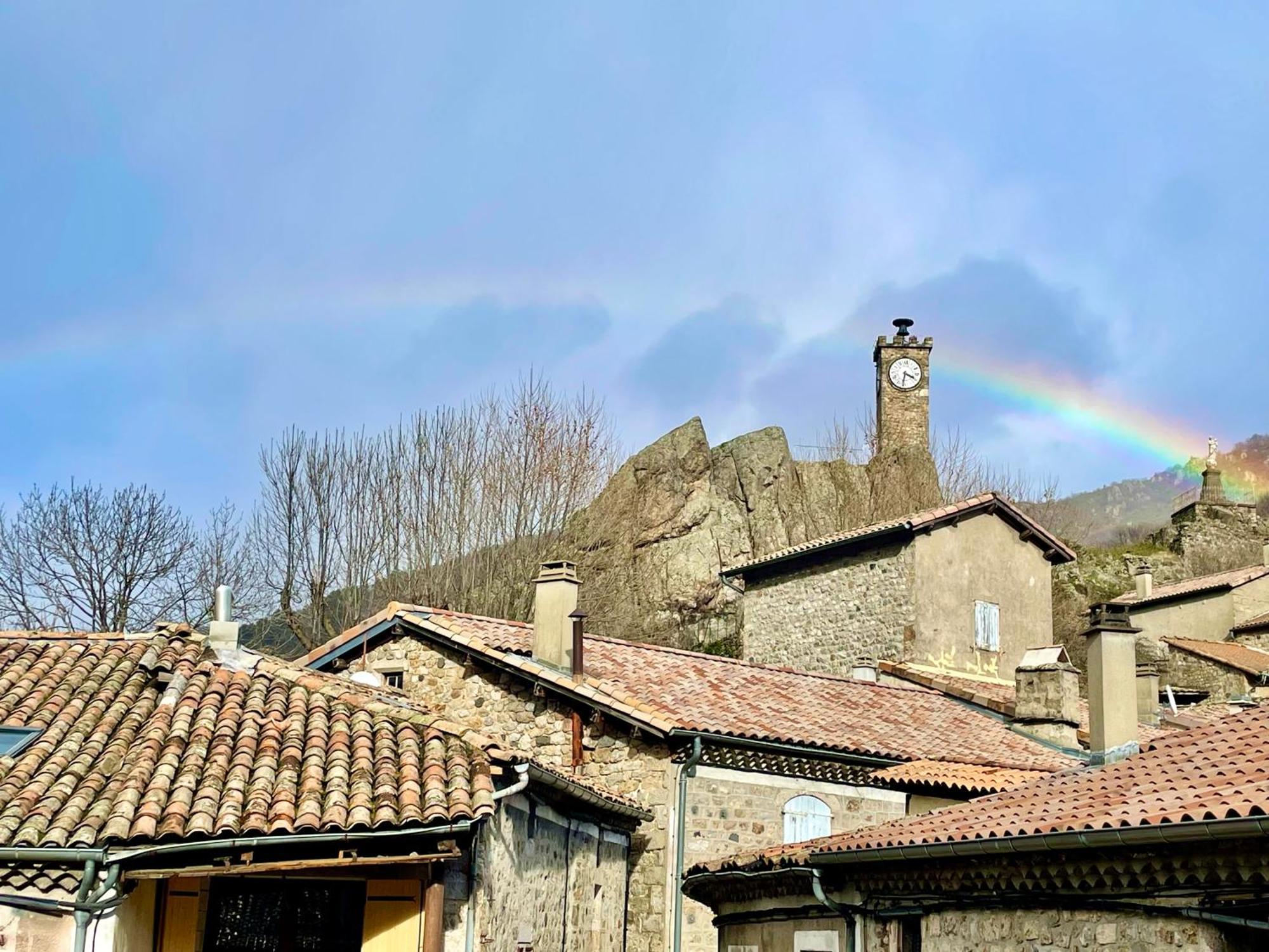 Gite De La Cigale Burzet Buitenkant foto